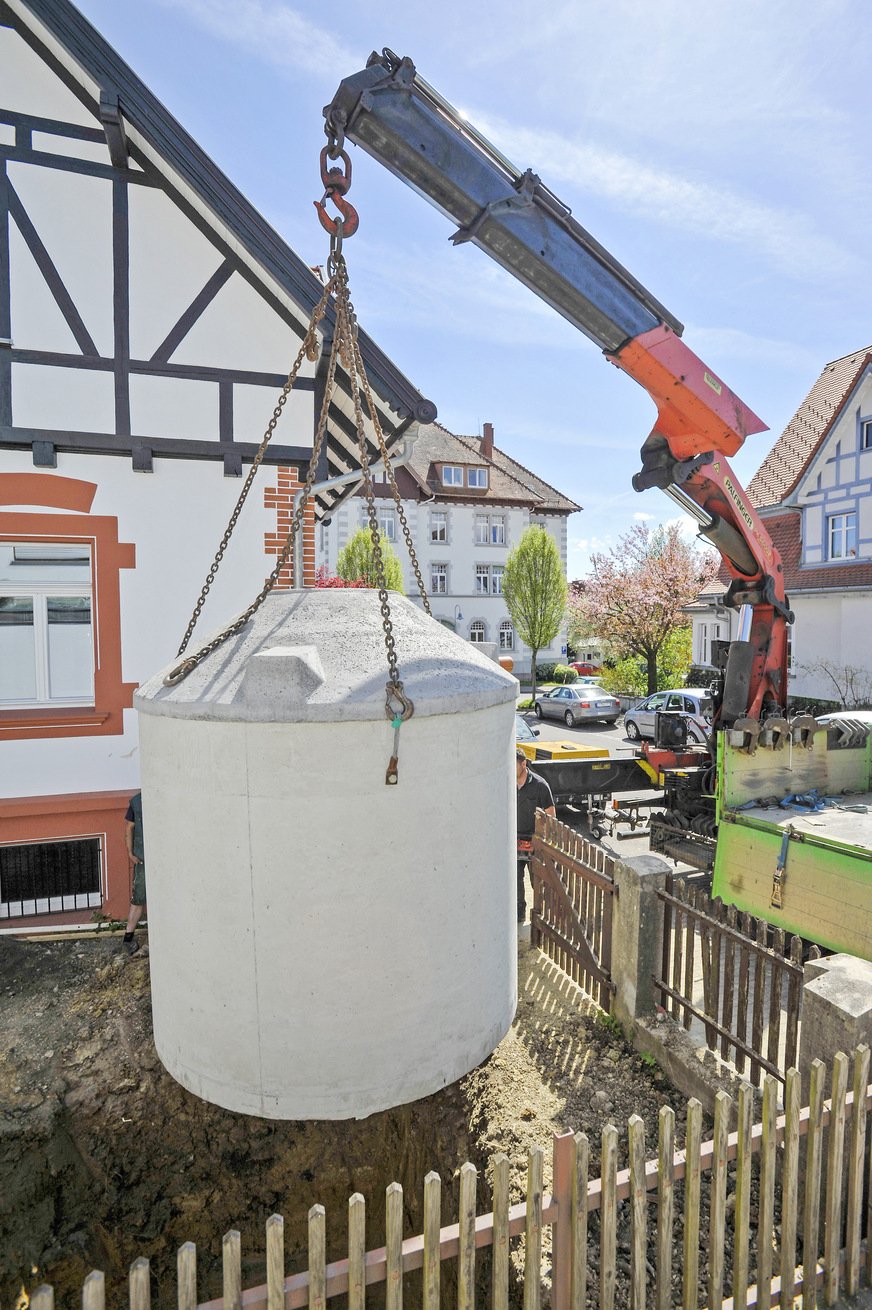 Lieferung eines Regenspeichers aus Beton zum nachträglichen Einbau bei Modernisierung und Renovierung