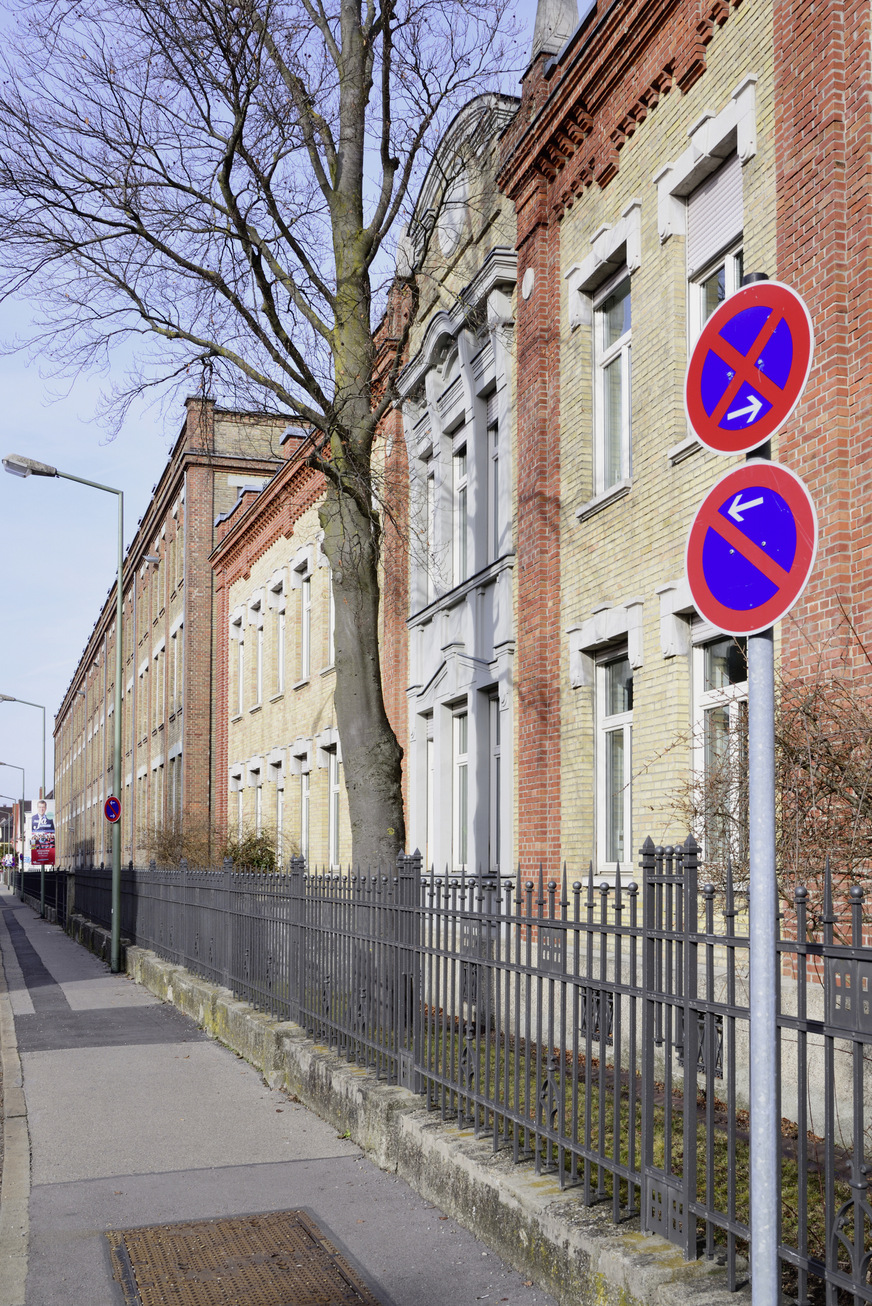 Parken im Halteverbot ist gerade dann verführerisch, wenn man nur mal eben das schwere Werkzeug entladen möchte. Das kann seit April noch teurer werden