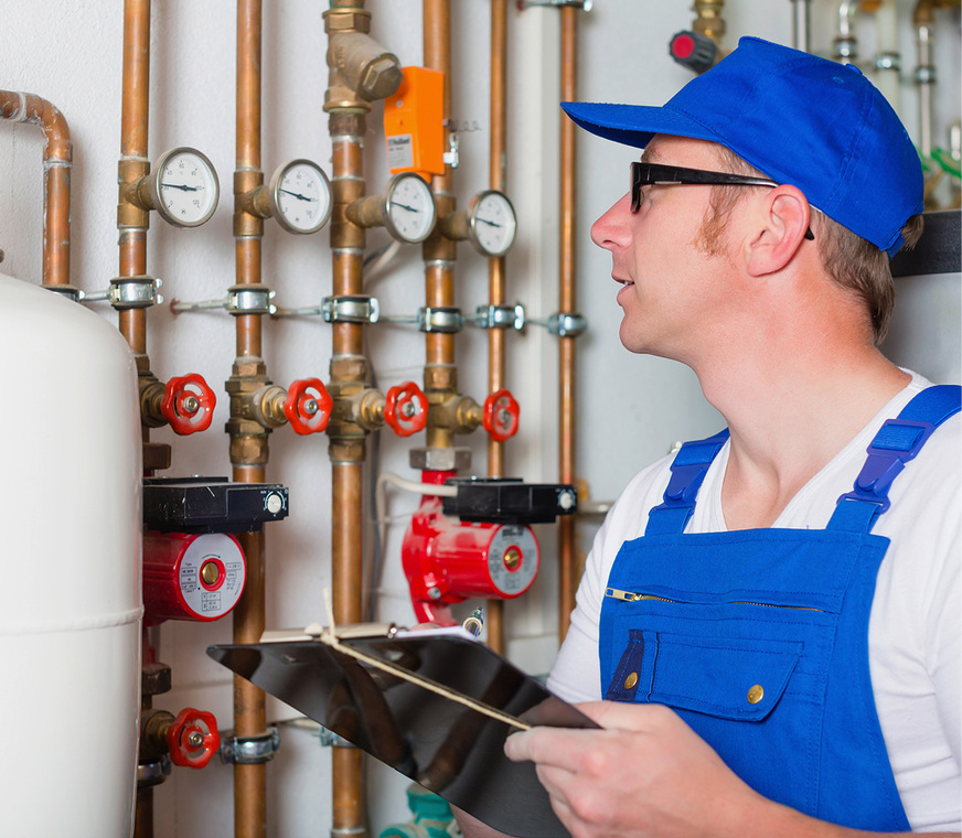 Die freien Leitungen müssen unbedingt gemäß des Gebäudeenergiegesetzes (GEG) gedämmt werden