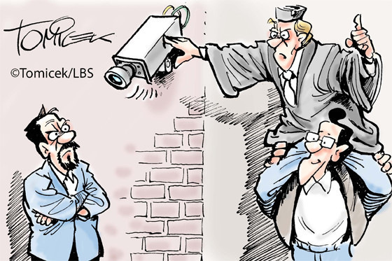 Die Nutzung von Videokameras zur Überwachung von Hauseingängen und Grundstücken ist rechtlich streng reglementiert.