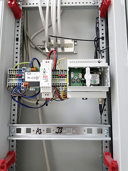 Der Controller inklusive M2M-SIM-Karte der Telekom sitzt im Sicherungskasten