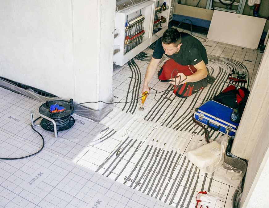 Die Rohrkanäle können schnell und einfach mit dem Heißschneider ausgeschnitten werden