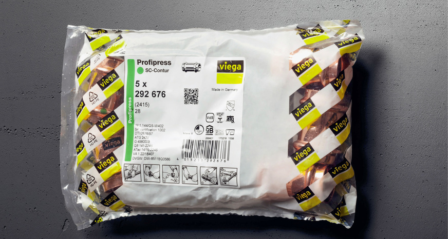 Die Beutelverpackung schützt auf der Baustelle Installationskomponenten wie beispielsweise Verbinder vor Schmutz im Rohrinneren, der später eine Verkeimung verursachen kann.