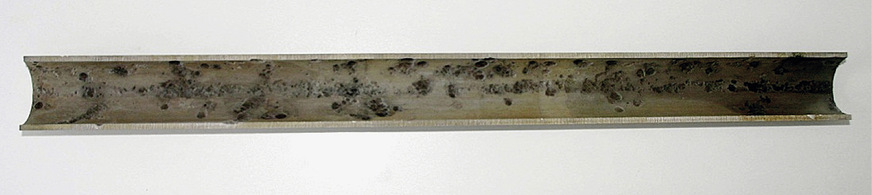 Abbildung 2: Typisches Schadensbild einer Lochkorrosion, nach Entfernung der Deckschicht