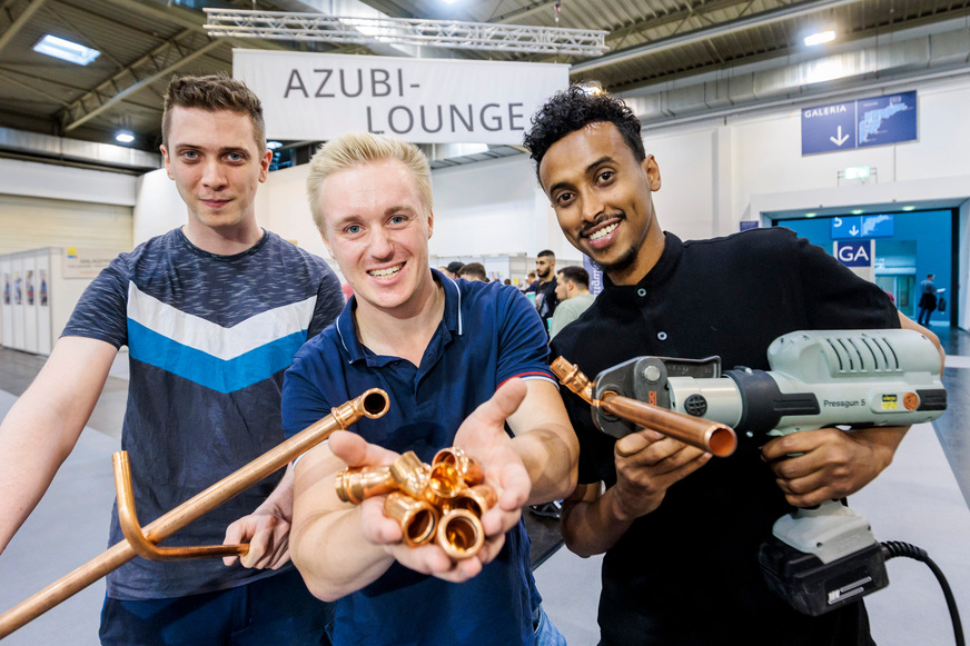 Die Azubi-Lounge des Fachverbands SHK NRW in Halle 2/Stand 2B02 bieten jungen Besuchern die Möglichkeit zur umfassenden Information.