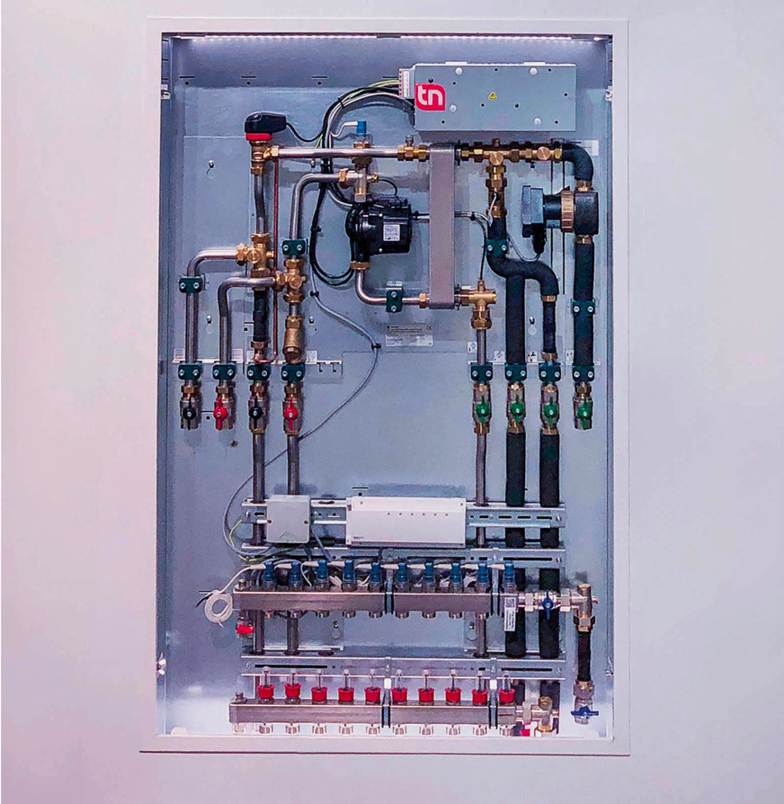 Die Wohnungsübergabestation TacoTherm Dual Piko Smart Connect von Taconova kann via Modbus mit der Gebäudeleittechnik verbunden werden. Das eröffnet Optionen wie etwa die Fernüberwachung und auch die Verbrauchsanalyse der Wohnungen.