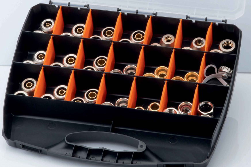 Der Hummel Notdienstkoffer enthält alle Klemmverschraubungen, Anschlussnippel und Flachdichtungen für nahezu jeden Typ an Heizungs- und Trinkwasserrohren.