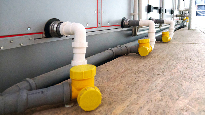 Die Hallenluft wird bei geringer Belegung sowie außerhalb der Öffnungszeiten vom Wolf RLT-Gerät KG Top im Umluftbetrieb gefahren und dabei über ein Kühlregister entfeuchtet.