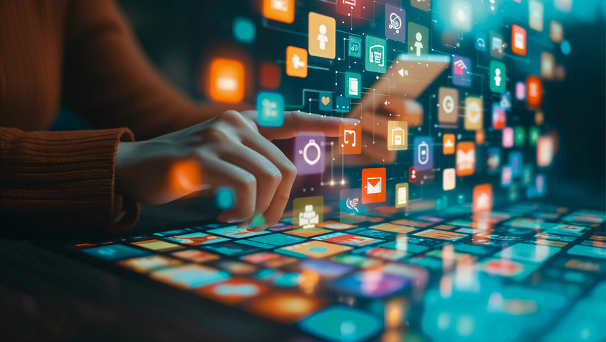 Mit KI-Tools wie ChatGPT oder Midjourney können Handwerkschefs sich bei Schreibarbeiten unterstützen lassen. Der Kundenservice kann bei Terminanfragen und Buchungen Chatbots nutzen.