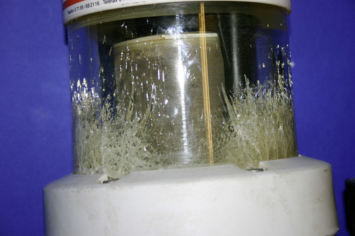 Bild 4: Diese Filtertasse hat zu einem erheblichen Leitungswasserschaden geführt. Eine regelmäßige Sichtprüfung beugt Schäden vor - © Bild: IFS
