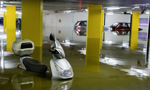 Angesichts solcher potenzieller Schäden sind auch Versicherungen aufmerksam bezüglich der Absicherung gegen Überflutung nach den allgemein anerkannten Regeln der Technik - © Getty Images/iStockphoto

