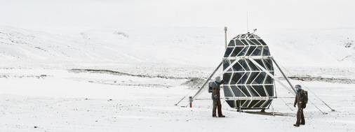 Die zweiköpfige Crew, Sebastian Aristotelis und Karl-Johan Sørensen, testete die Eignung des Habitats über einen Zeitraum von drei Monaten völlig abgeschieden von der Außenwelt in Nord-Grönland - © Bild: @SAGA
