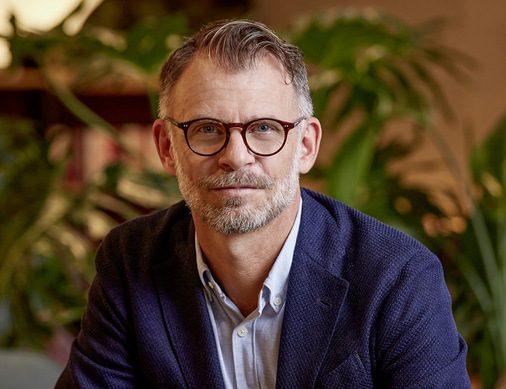 Der Züricher Architekt Andrin Schweizer setzt bei der Wohnraumgestaltung gerne auf die Farbe Schwarz – auch im Bad.