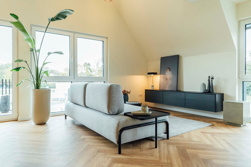  Hohe Lebensqualität und unabhängig von fossilen Energieträgern: Wie im Zweifamilienhaus von Nina & Torben Bootsmann setzt eines der modernsten Wohnquartiere Deutschlands auf eine regenerative und autarke Energieversorgung.