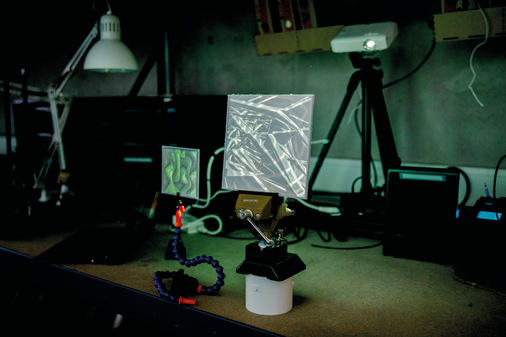 Für „Living Tiles“, die alles andere als statisch sind, wurden die Eigenschaften klassischer Badezimmerfliesen um auditive und visuelle Elemente ergänzt.