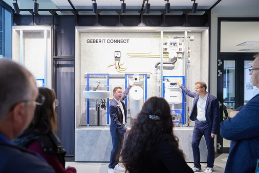 Geberit-Kunden können individuelle Schulungen nach Bedarf von ihrem Geberit Außendienstmitarbeiter zusammenstellen lassen.