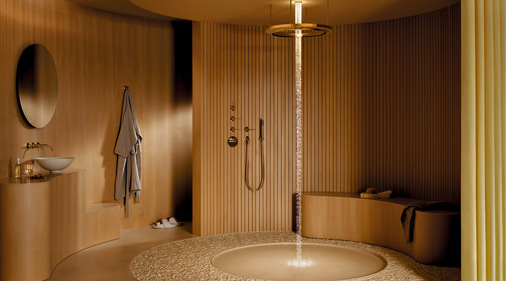 Diamond Rain verdankt sich einem Licht- und Wasserspot in der Decke. Wasser und Licht werden hier zu einem Strahl gebündelt.