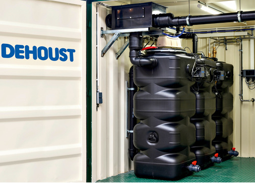 Mit der Grauwasseranlage GOtec bietet Dehoust eine mobile Lösung für die Abwasseraufbereitung auf Golfplätzen an.