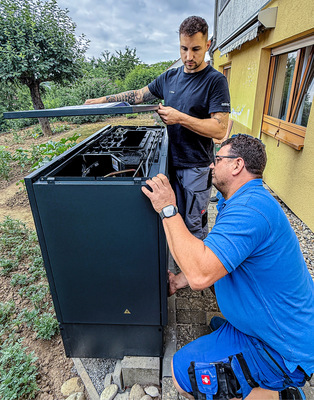 Zu Wartungszwecken lassen sich die Verkleidungsplatten leicht abnehmen. Alle wichtigen Geräteteile sind gut zu erreichen.﻿
