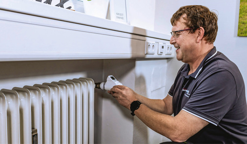 Die elektronischen Heizkörperregler ermöglichen die Programmierung von Heizzeiten und somit ein genau an den individuellen Tagesablauf angepasstes Heizen.