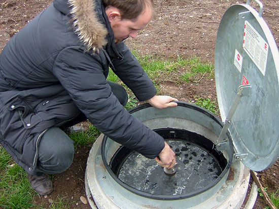 Öffnen des Pufferspeichers
(Bild: König)