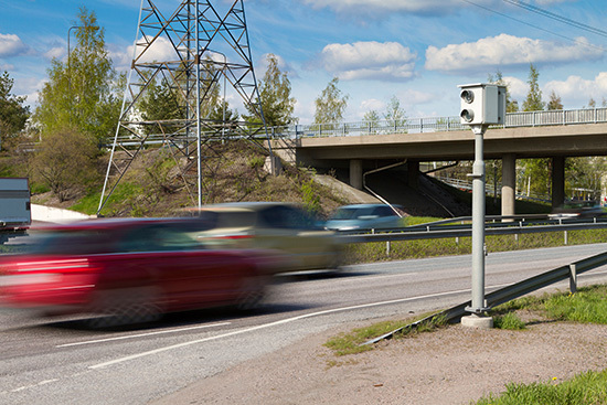 Firmenfahrzeuge sollten nicht durch rüpelhaftes oder zu schnelles Fahren 
auffallen
(Bild: thinkstock)