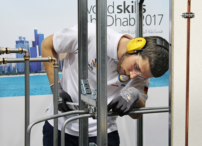 Lukas Heyn sicherte sich den ersten Platz im Finale bei der Mitteldeutschen 
Handwerksmesse in Leipzig im Februar dieses Jahres. Am Sonntag startet der 
22-Jährige bei den WorldSkills 2017 in Abu Dhabi. Bild: WorldSkills Germany 
/ Stephanie Werth