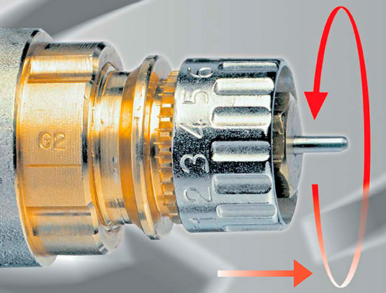 Die Einstellung an einem Thermostatventil von Danfoss lässt sich einfach 
vornehmen
(Bild: Danfoss)