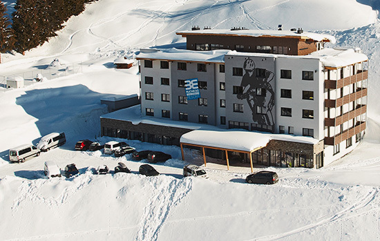Das in den Kitzbühler Alpen gelegene Young Generation Resort Buchegg
(Bild: Young Generation Resort Buchegg)