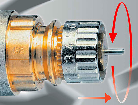 Eigentlich ist es doch kein großer Akt, lang ziehen und schnacken lassen 
(Bild: Danfoss)