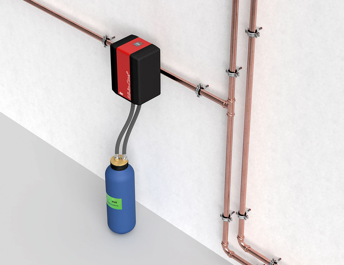 Dieses System von Syr zur Vollentsalzung mit pH-Wert-Stabilisierung und Heizungswasserenthärtung bietet obendrein noch Heizungsüberwachung und -befüllung sowie einen Leckageschutz