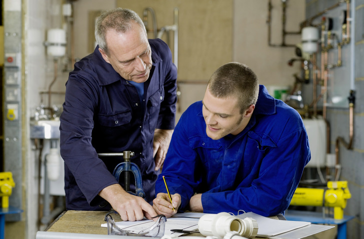 Auch in der Ausbildung zum Anlagenmechaniker werden neuronale Freundschaften geschlossen