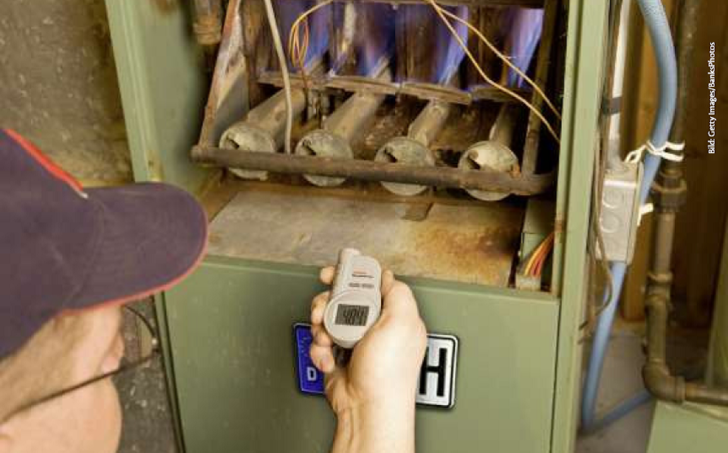 Erst wenn die Flammenbilder neu eingestellt sind, können die alten Heizkessel ihr zweites Leben antreten.