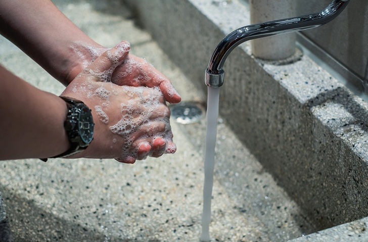 Auch nach einer Wiederinbetriebnahme muss die Trinkwasserhygiene garantiert sein – hochwertige Installationen unterstützen dabei. - © Pixabay
