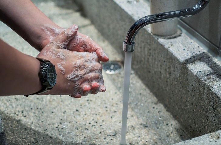 Auch nach einer Wiederinbetriebnahme muss die Trinkwasserhygiene garantiert sein – hochwertige Installationen unterstützen dabei.