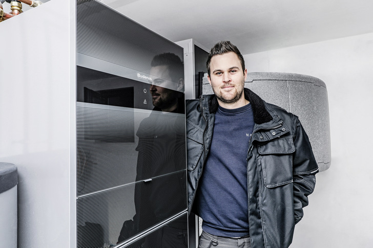 Marvin Krohmer ist spezialisiert auf die Inbetriebnahme von Buderus Wärmepumpensystemen