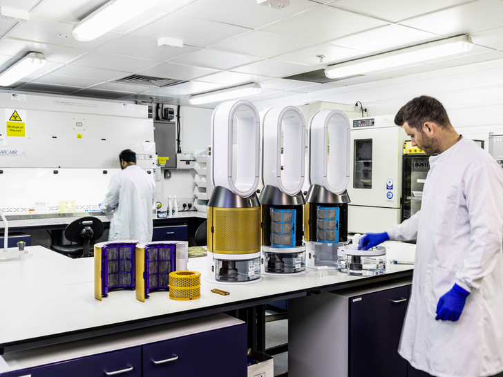 Untersuchungen an Filtern im Dyson Labor in England