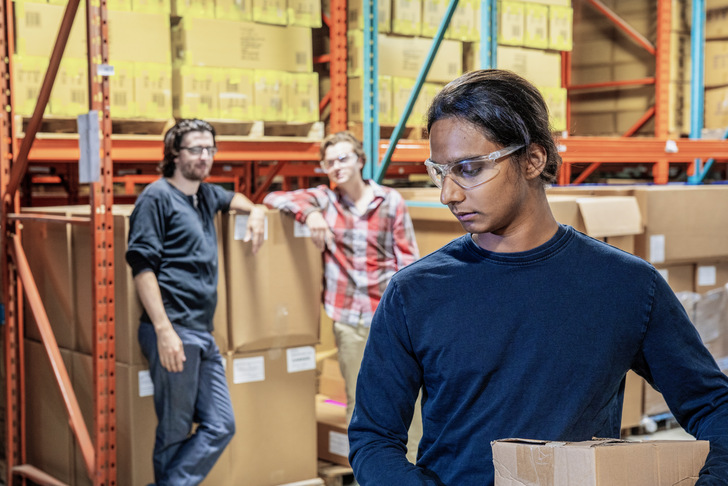 Wenn die Kollegen sich immer den Neuling ausgucken zum Aufräumen, wirkt das ungerecht