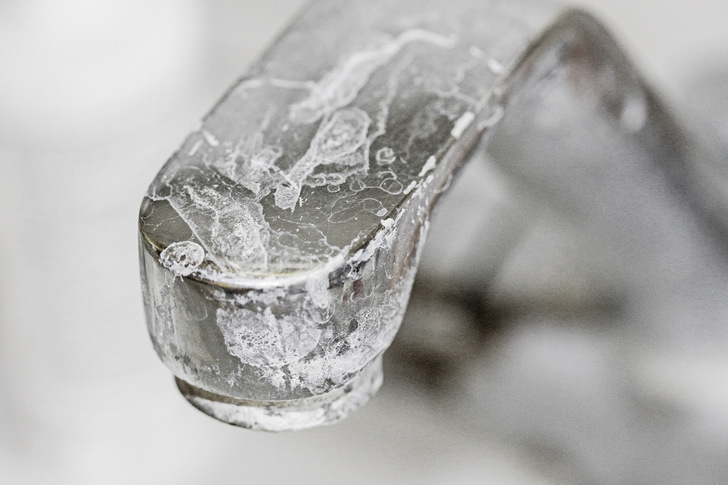 So kennen die meisten von uns die Erscheinung von Kalk aus dem Trinkwasser