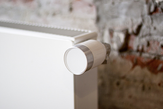 Der Vilisto, als intelligenter Thermostat direkt am Heizkörper - © Bild: Vilisto
