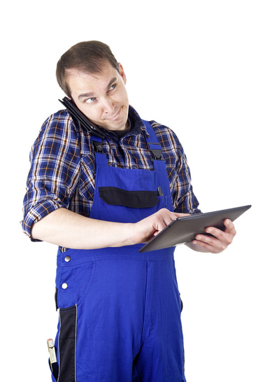 Klar, digitale Helferlein sind im SHK-Handwerk längst angekommen. Aber das ­bedeutet nicht, dass jede digitale Kommunikation während der Arbeit sinnvoll ist.