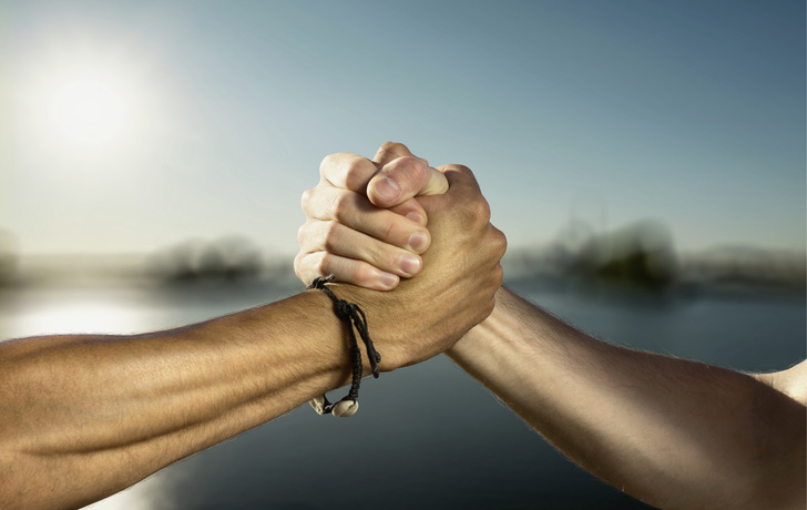 Freundschaften können natürlich auch an der Arbeitsstelle entstehen. 