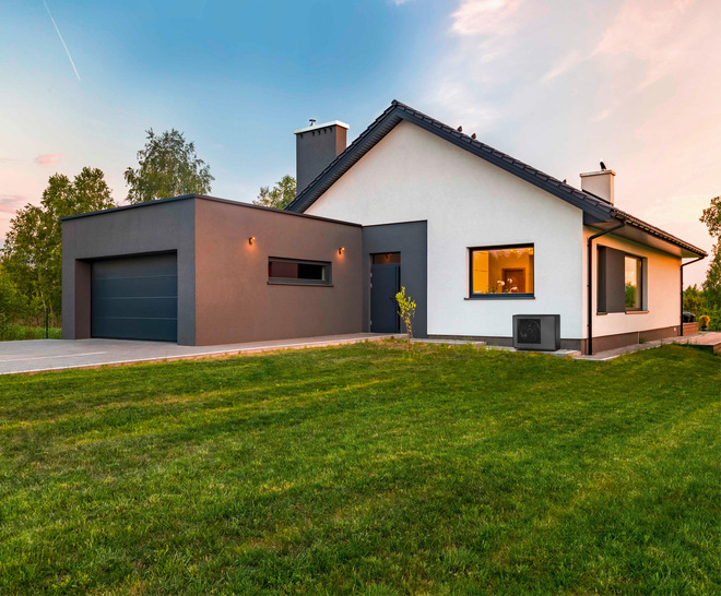 Die Wärmepumpe ist der einzige Wärmeerzeuger mit zwei Anwendungen: Im Sommer kann ein Gebäude gekühlt werde, im Winter sorgt eine WP im Haus für angenehme Wärme.