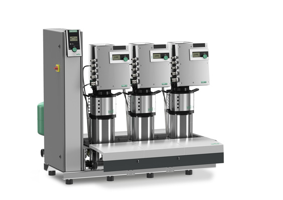 Alle Wilo-Druckerhöhungsanlagen für Deutschland, Österreich und die Schweiz – hier im Bild die Wilo-SiBoost Smart Helix EXCEL – werden ab Werk standardmäßig thermisch desinfiziert. 