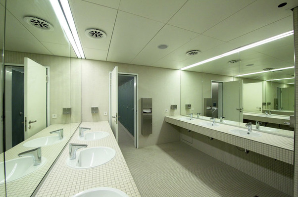 Berührungslose Armaturen im öffentlichen Bereich sind hygienisch der höchste Standard