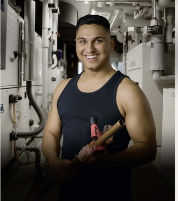 Can Akpinar als Anlagenmechaniker SHK und Meister für Installateur und Heizungsbau war einer der Final-Kandidaten für Mister Handwerk 2020