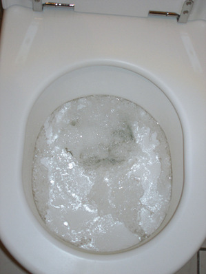 Das Abspülen ist ein simpler Vorgang, was aber dann passiert ist pure Physik