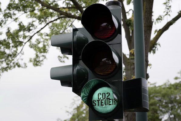 Die CO 2 -Steuer hat Auswirkungen auf das Portemonnaie vieler Hausbesitzer. Lesen Sie welche Entwicklungen man erwarten darf.