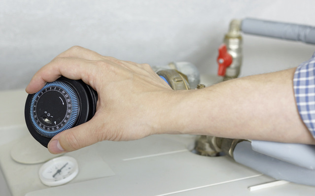 Ein Klassiker an laienhafter Fehleinschätzung ist die zweitweise Abschaltung der Zirkulationspumpe. 