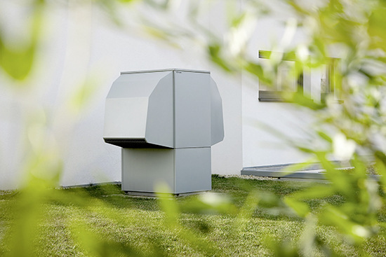 Schon Wärmepumpensysteme mit einer JAZ von 3,0 emittieren rund ein Drittel weniger CO 2  als ein moderner Gasbrennwertkessel.